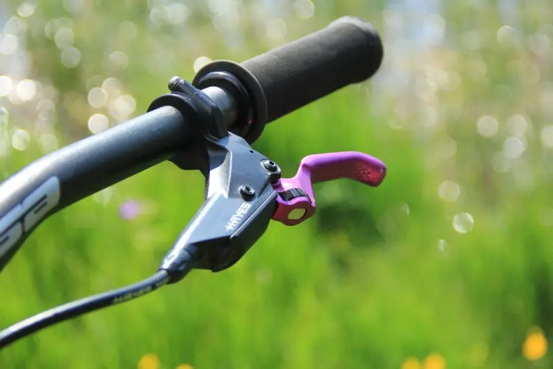 rachel atherton pro bike check lenzerheide hayes dominion a4 purple lever